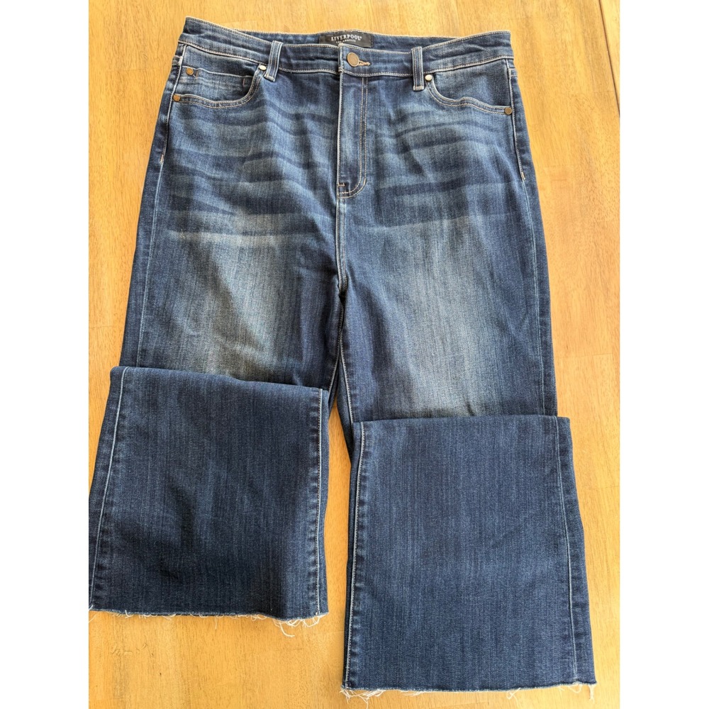 Liverpool Los Angeles High Rise Wide Leg Raw Hem Jeans Dark Wash Size 12/31